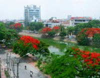 Bé máy bay đi Hải Phòng